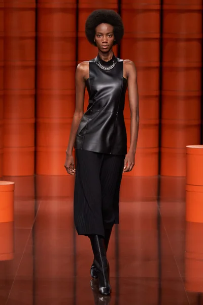 Look 44